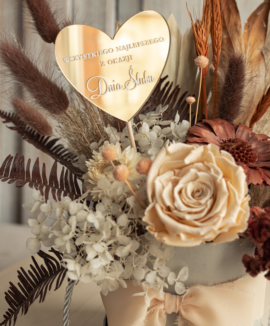  Prezenty dla Młodej Pary  flowerbox, kartki z życzeniami, pudełka na prezenty pomysł na prezent dla Pary Młodej flowerbox z suszonych kwiatów, pomysł na wręczenie pieniędzy Parze Młodej, kwiaty dla Pary Młodej w pudełku, kompozycja z suszonych kwiatów5