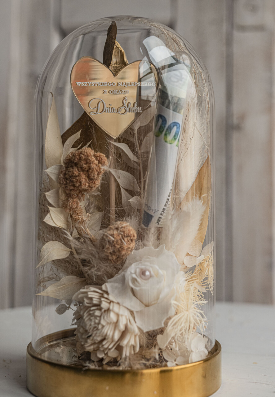  Prezenty dla Młodej Pary  flowerbox, kartki z życzeniami, pudełka na prezenty prezent ślubny dla Pary Młodej, w co zapakować pieniądze dla młodej pary, kompozycja kwiatowa w szklanej kopule, fiolka na pieniądze dla młodej pary, flowerbox z suszków 0