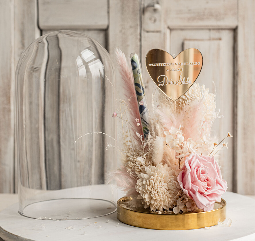  Prezenty dla Młodej Pary  flowerbox, kartki z życzeniami, pudełka na prezenty Pomysł na prezent ślubny dla Młodej Pary, pomysł na wręczenie pieniędzy Młodej Parze, co zamiast kwiatów fiolka na pieniądze, kwiaty w szkle, suszone kwiaty w kopule11