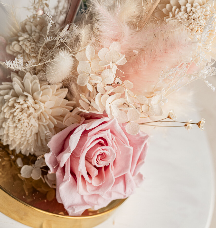  Prezenty dla Młodej Pary  flowerbox, kartki z życzeniami, pudełka na prezenty Pomysł na prezent ślubny dla Młodej Pary, pomysł na wręczenie pieniędzy Młodej Parze, co zamiast kwiatów fiolka na pieniądze, kwiaty w szkle, suszone kwiaty w kopule13