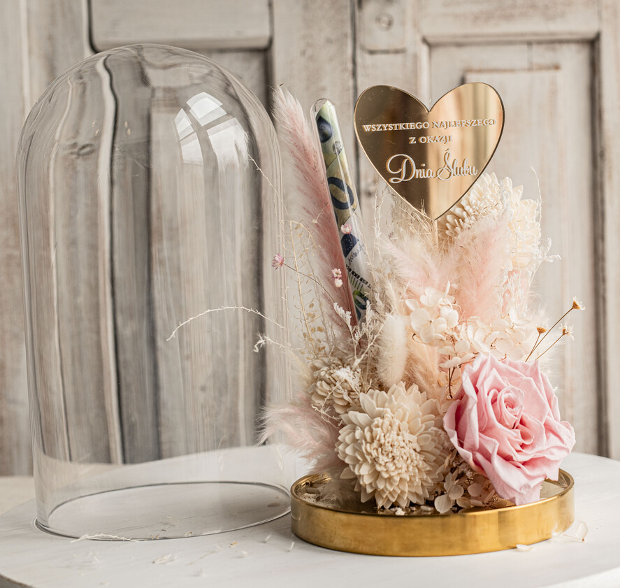  Prezenty dla Młodej Pary  flowerbox, kartki z życzeniami, pudełka na prezenty Pomysł na prezent ślubny dla Młodej Pary, pomysł na wręczenie pieniędzy Młodej Parze, co zamiast kwiatów fiolka na pieniądze, kwiaty w szkle, suszone kwiaty w kopule14