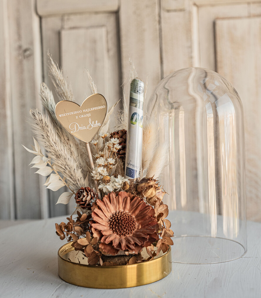 Prezenty dla Młodej Pary  flowerbox, kartki z życzeniami, pudełka na prezenty prezenty z okazji ślubu dla Pary Młodej, kwiaty w szklanej kopule, kompozycja kwiatowa w szklanej kopule, fiolka na pieniądze dla młodej pary, suszone kwiaty w szkle1