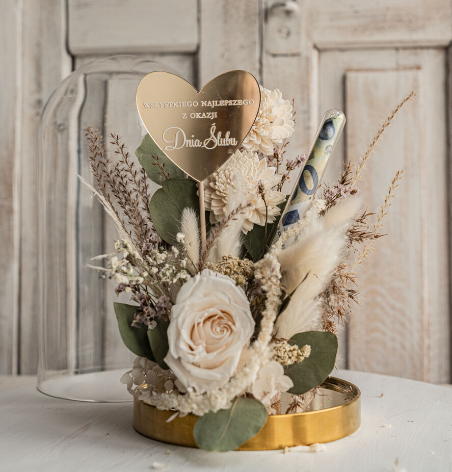  Prezenty dla Młodej Pary  flowerbox, kartki z życzeniami, pudełka na prezenty Pomysł na prezent ślubny dla Młodej Pary, pomysł na wręczenie pieniędzy Młodej Parze, co zamiast kwiatów fiolka na pieniądze, kwiaty w szkle, suszone kwiaty w kopule6