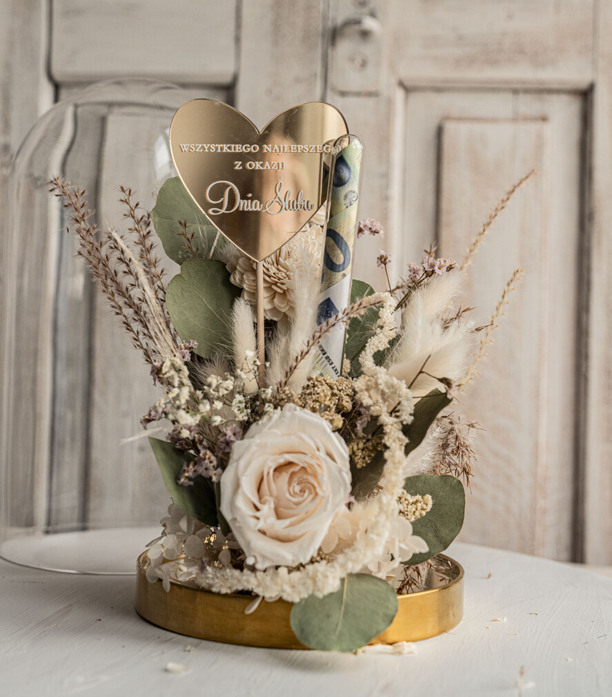  Prezenty dla Młodej Pary  flowerbox, kartki z życzeniami, pudełka na prezenty Pomysł na prezent ślubny dla Młodej Pary, pomysł na wręczenie pieniędzy Młodej Parze, co zamiast kwiatów fiolka na pieniądze, kwiaty w szkle, suszone kwiaty w kopule7