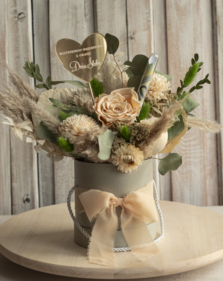  Prezenty dla Młodej Pary  flowerbox, kartki z życzeniami, pudełka na prezenty prezent dla Pary Młodej flowerbox z suszonych kwiatów, pomysł na wręczenie pieniędzy Parze Młodej, kwiaty dla Pary Młodej w pudełku, kompozycja z suszonych kwiatów 0