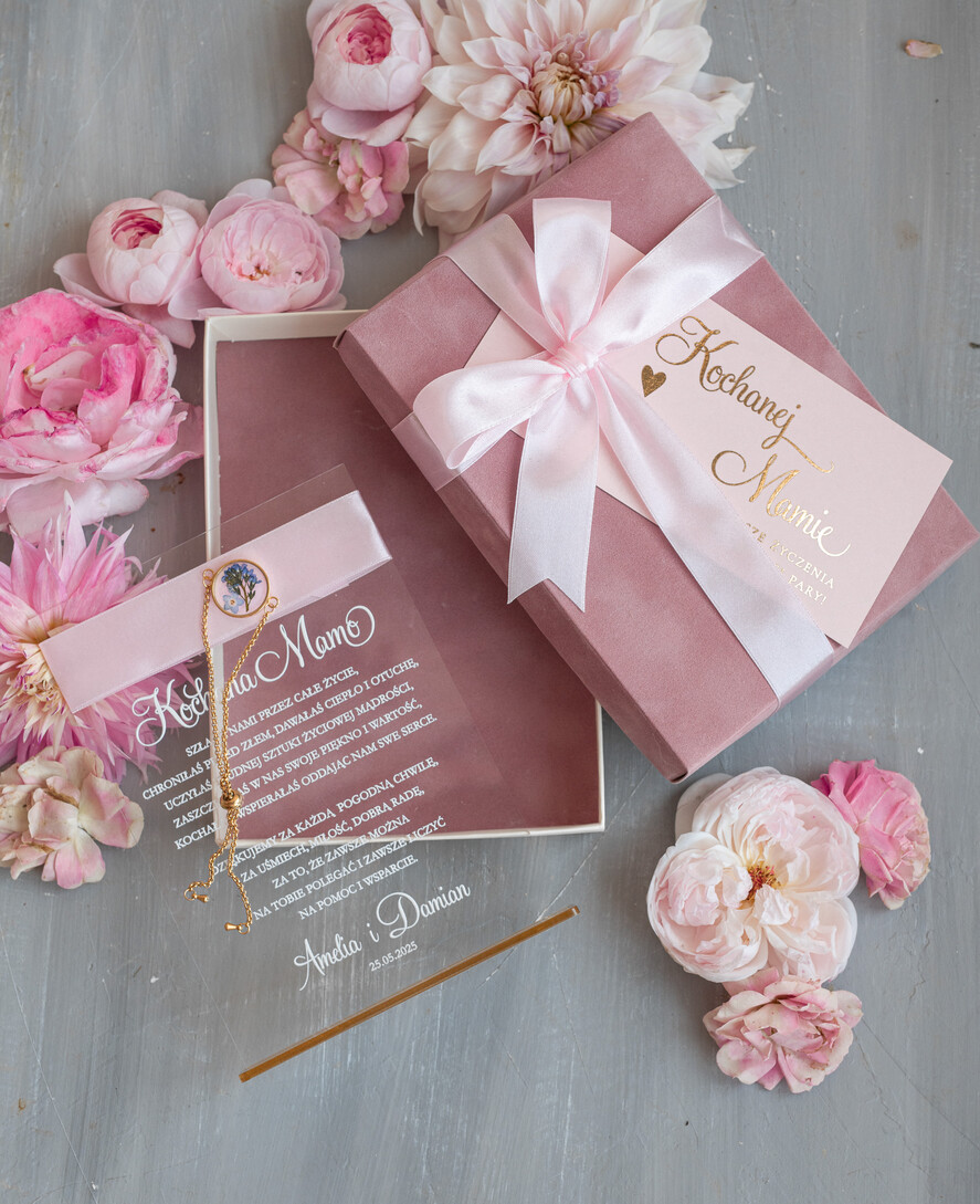 Prezenty, Podziękowania dla Mamy  pudełka na prezenty, słodkości, bransoletki  Elegancki prezent dla Mamy, bransoletka z niezapominajką, wyjątkowy prezent na podziękowanie dla Mamy, prezent dla Mamy po ślubie, ślubne podziękowanie dla Mamy0
