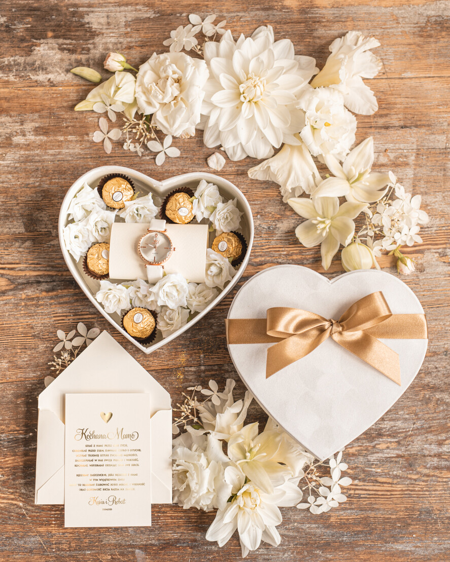 Prezenty, Podziękowania dla Mamy  pudełka na prezenty, słodkości, bransoletki  pomysł na podziękowania dla Mamy0