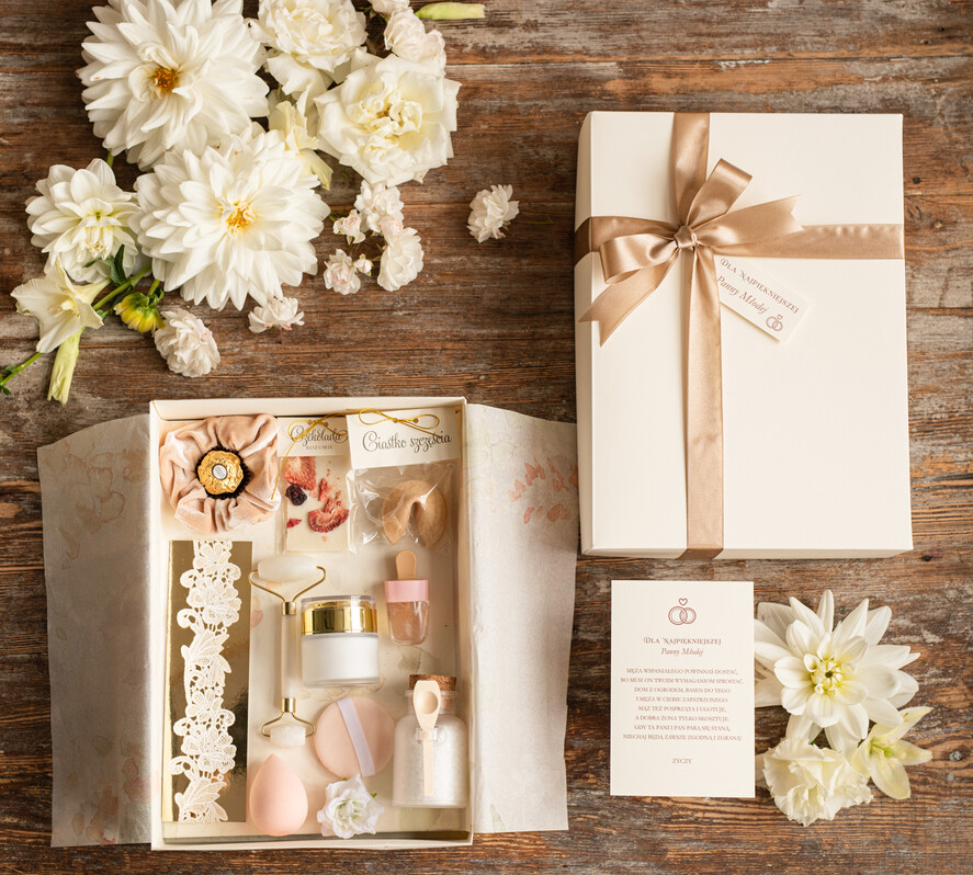 Prezenty dla Panny Młodej  podwiązki ślubne  Nowocesny Prezent dla Panny Młodej, Prezent podwiązka dla panny młodej0