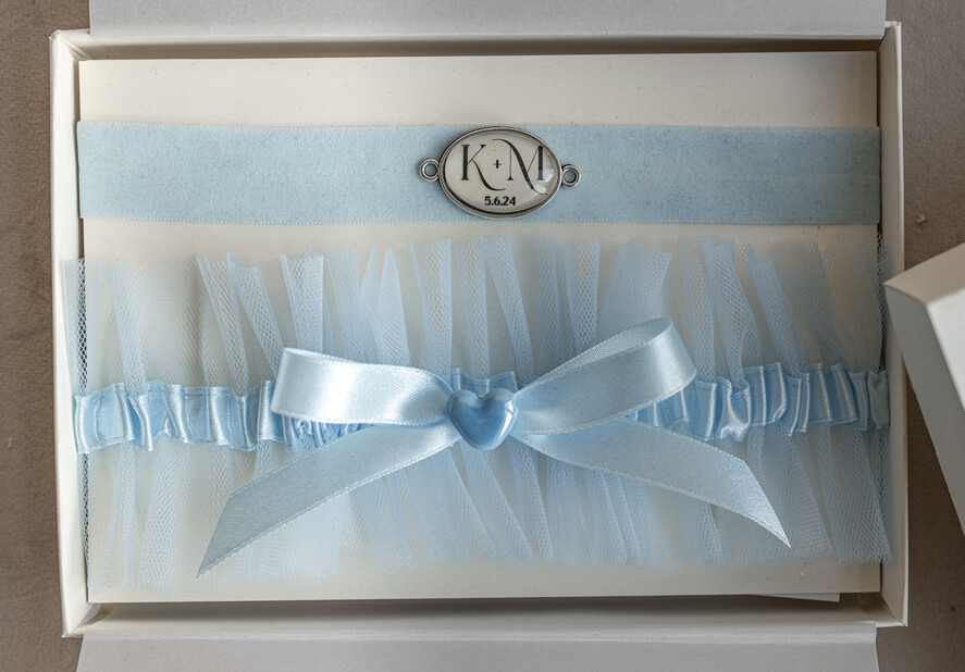 Prezenty dla Panny Młodej  podwiązki ślubne  Nowoczesny Prezent dla Panny Młodej, zestaw prezentowy na panieński, błękitna podwiązka na prezent dla Panny Młodej, niebieska podwiązka ślubna0