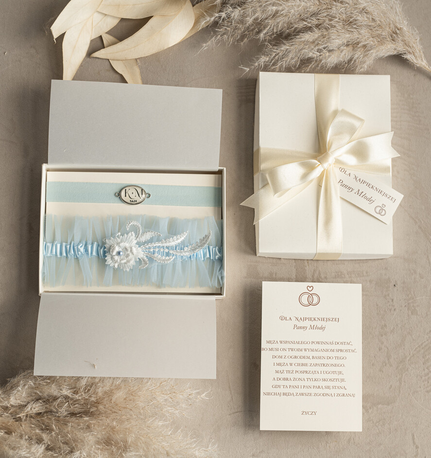 Prezenty dla Panny Młodej  podwiązki ślubne  Nowoczesny Prezent dla Panny Młodej, coś niebieskiego - prezent dla panny młodej, podwiązka z inicjałami dla Panny Młodej, Piękna niebieska podwiązka 0
