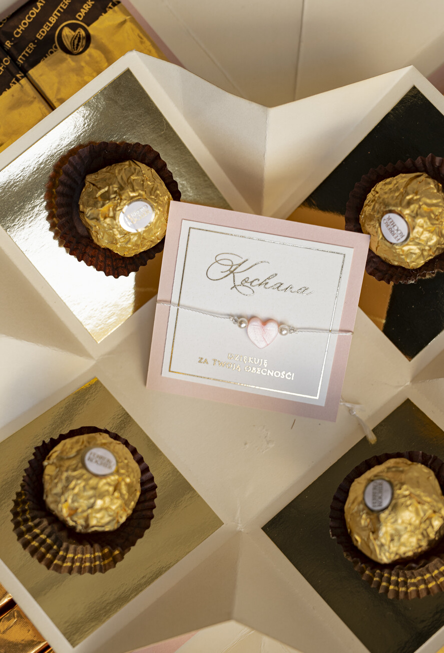 Prezenty dla świadków zestawy słodkości pudełka na prezenty Bombonierka exploding box - podziękowanie- dla świadkowej z bransoletką- czekoladki dla świadkowej - podziękowanie za świadkowanie 9