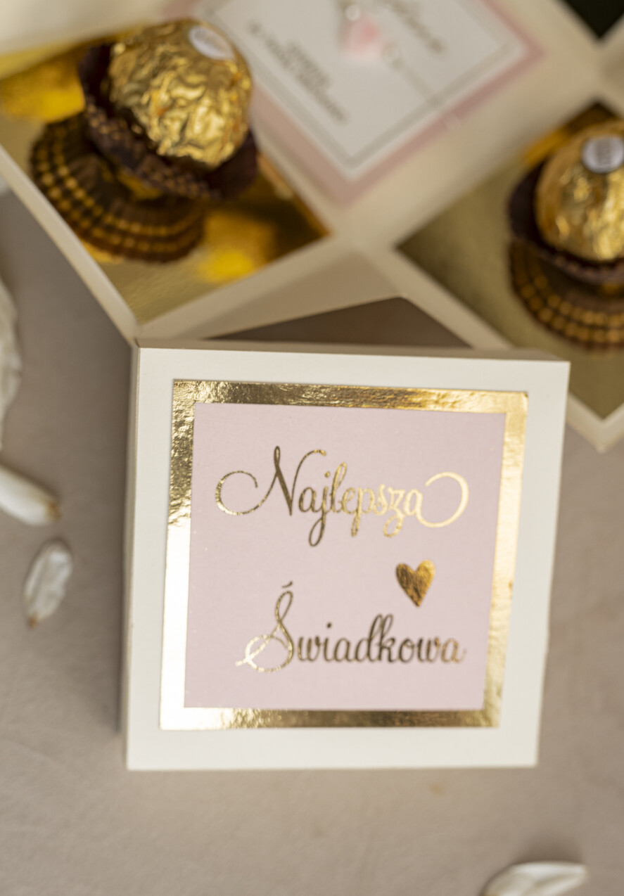Prezenty dla świadków zestawy słodkości pudełka na prezenty Bombonierka exploding box - podziękowanie- dla świadkowej z bransoletką- czekoladki dla świadkowej - podziękowanie za świadkowanie 4
