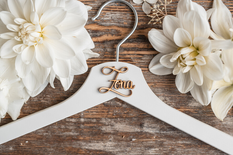 Panna Młoda  wieszaki biały wieszak dla Panny Młodej z napisem Żona 2