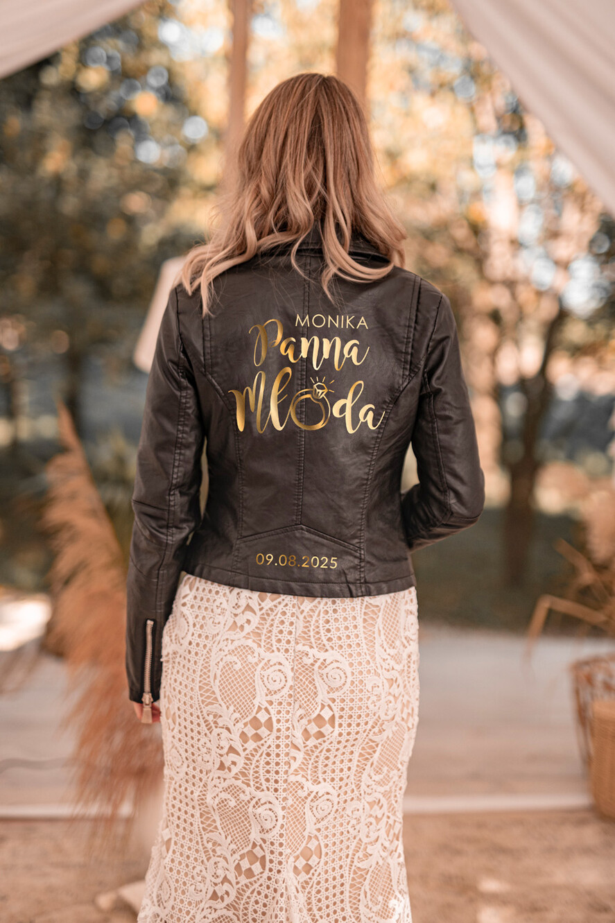 Panna Młoda  naklejki  złota naklejka na szlafrok, kurtkę dla Panny Młodej, napis na sesję zdjęciową Panna Młoda, różne kolory napisów na kurtkę dla Panny Młodej0