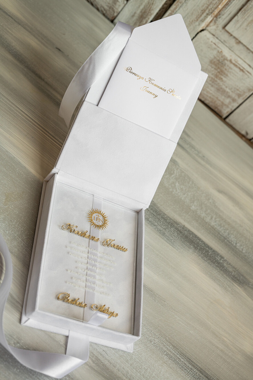Albumy ślubne Pudełka na zdjęcia  pudełko na zdjęcia Pamiątka Pierwszej Komunii Świętej, Personalizowane Welurowe Pudełko na I komunię Świętą, Życzenia z okazji pierwszej komunii świętej2