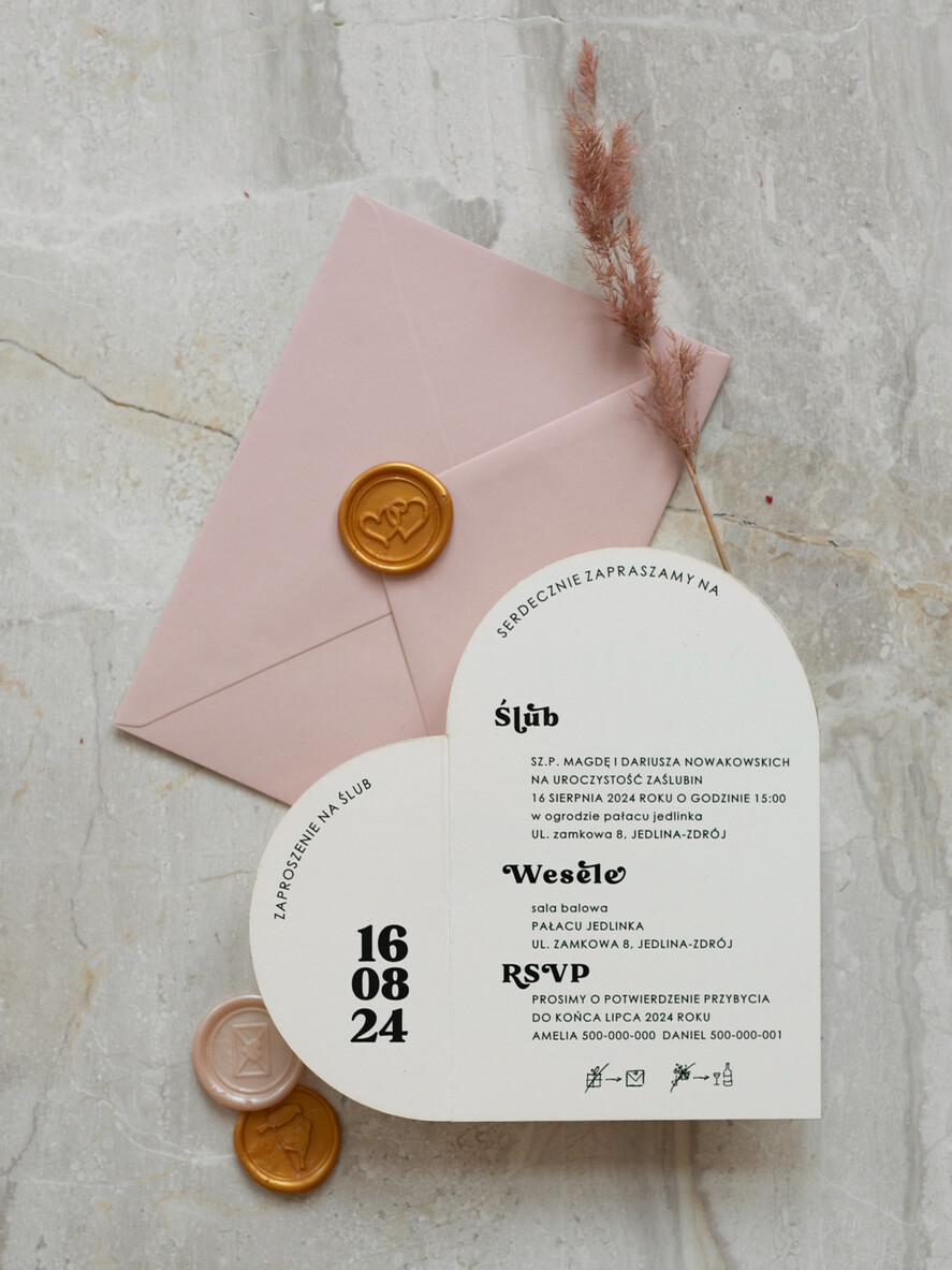 Zaproszenia ślubne Proste i Nowoczesne  zaproszenia ślubne z ozdobnym spinaczem, minimalistyczne zaproszenia na ślub w kształcie serca, delikatne zaproszenia slubne proste wzory zaproszeń ślubnych2