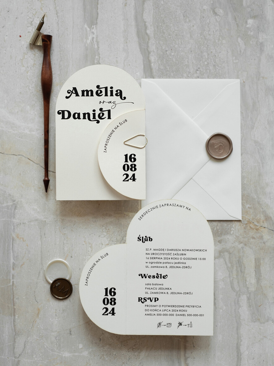 Zaproszenia ślubne Proste i Nowoczesne  zaproszenia ślubne z ozdobnym spinaczem, minimalistyczne zaproszenia na ślub w kształcie serca, delikatne zaproszenia slubne proste wzory zaproszeń ślubnych0