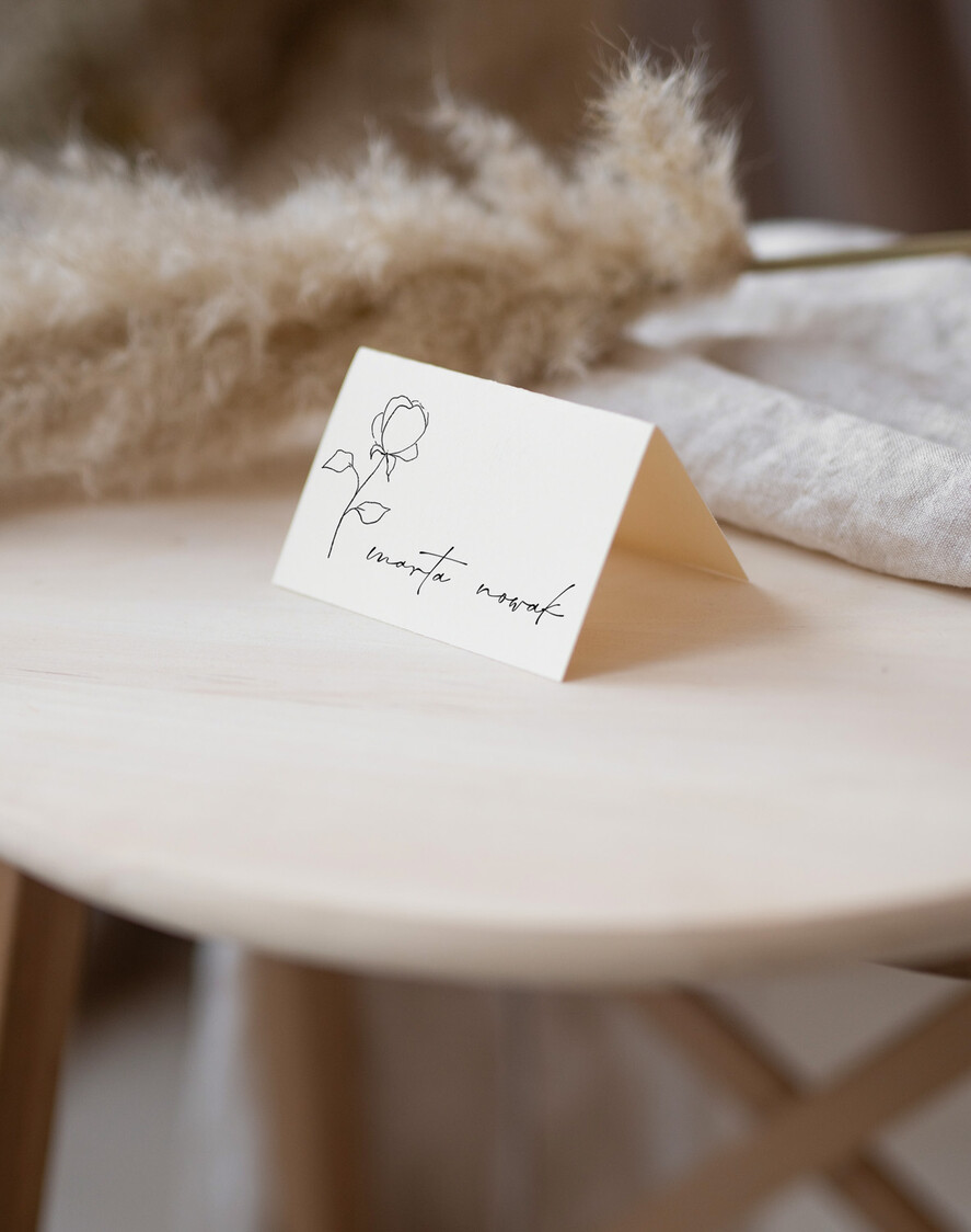 Winietki Nowoczesne prosta forma  delikatne wizytówki na stół weselny, proste wizytówki na stoły weselne, winietki ślubne, proste winietki dla gości, winietki na stoły weselne1