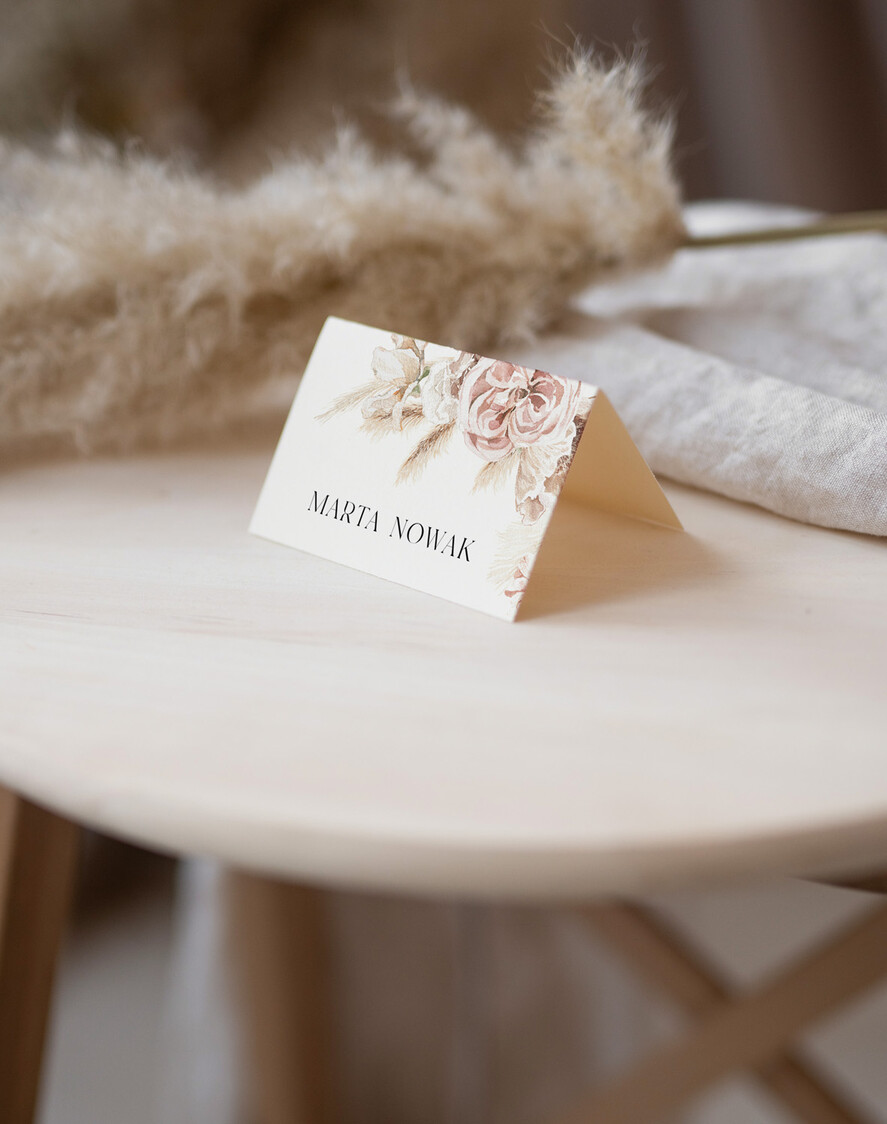 Winietki Nowoczesne prosta forma  nowoczesne winietki ślubne, proste wizytówki na stoły weselne, delikatne winietki ślubne, proste winietki dla gości, etykiety na stoły weselne1