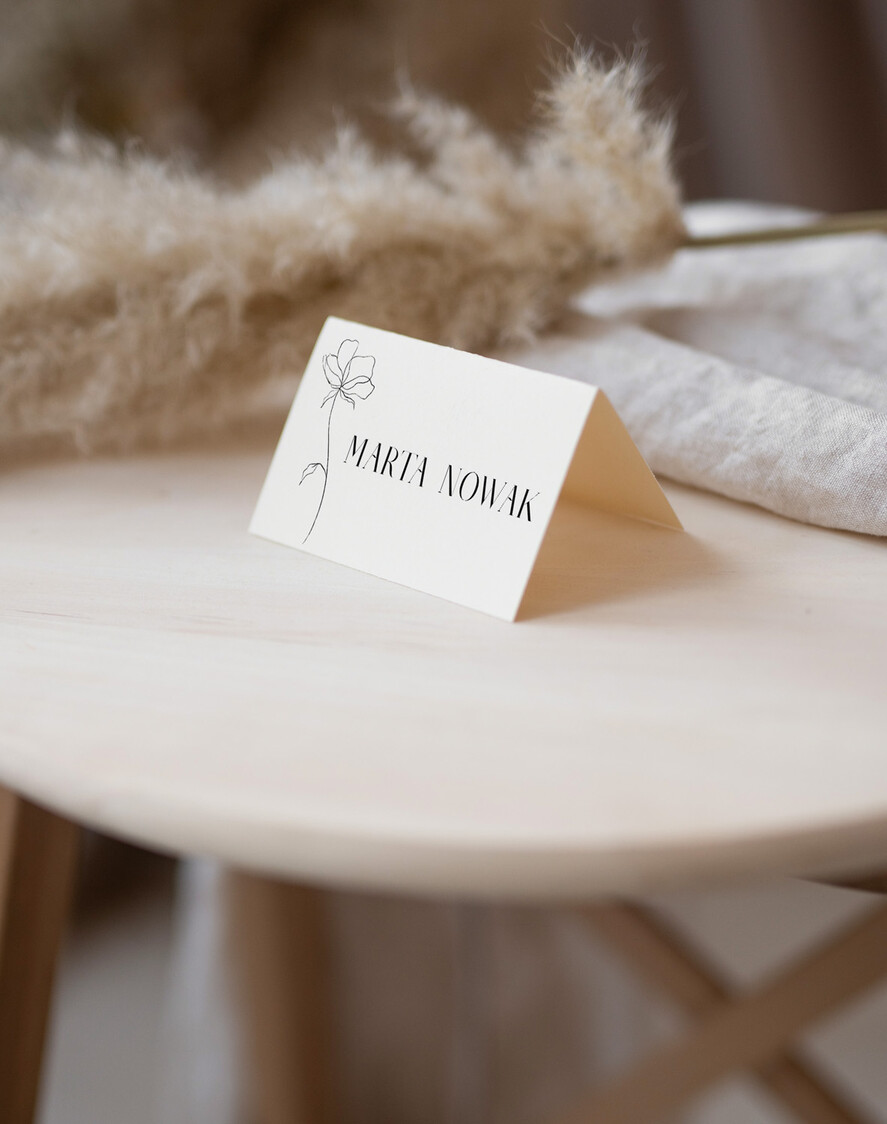 Winietki Nowoczesne prosta forma  delikatne wizytówki na stół weselny, proste wizytówki na stoły weselne, winietki ślubne, proste winietki dla gości, winietki na stoły weselne0
