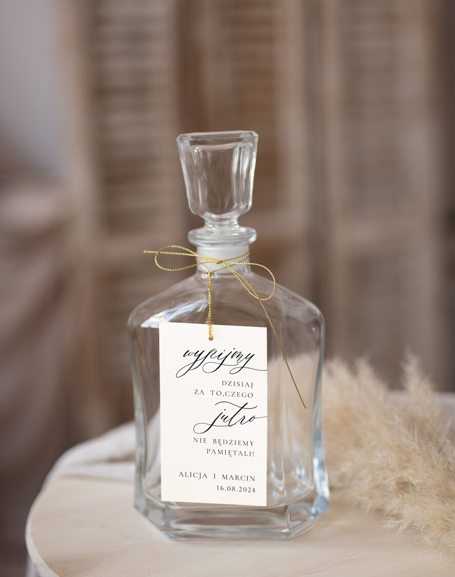 Zawieszki na butelki Nowoczesne prosta forma  nowoczesne zawieszki ślubne, rustykalne zawieszki na alkohol z dowolną treścią, ozdobna zawieszka na wódkę weselną, etykieta na butelki0