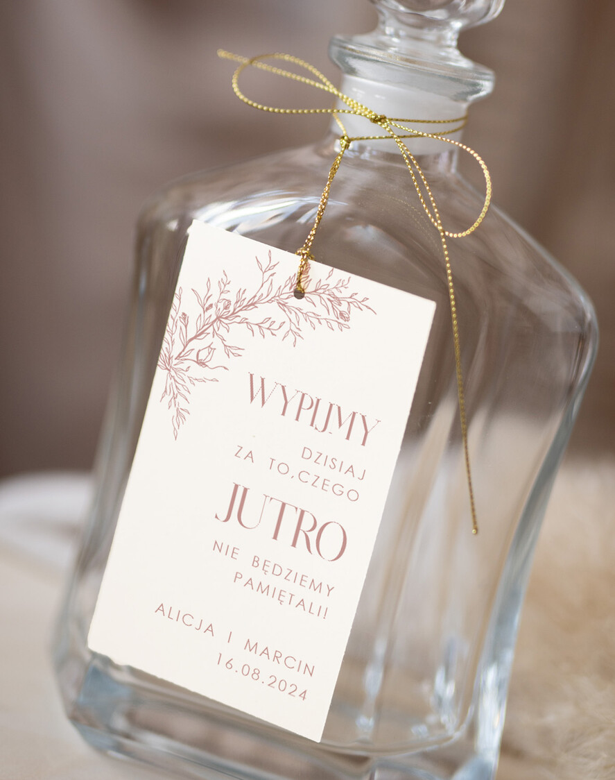 Zawieszki na butelki Nowoczesne prosta forma  rustykalne zawieszki ślubne, zawieszki na alkohol z dowolną treścią, ozdobna zawieszka na wódkę weselną, etykieta na butelki, proste zawieszki ślubne1