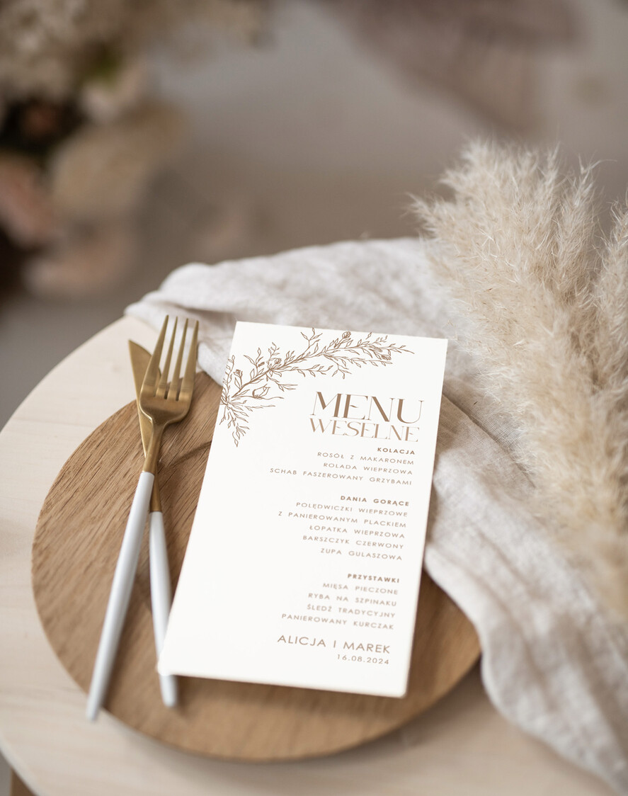 Menu Nowoczesne prosta forma  karta dań na wesele, proste menu weselne w kolorze ecru, karta dań weselnych, menu weselne, plan podawania posiłków, menu dopasowane do zaproszeń2