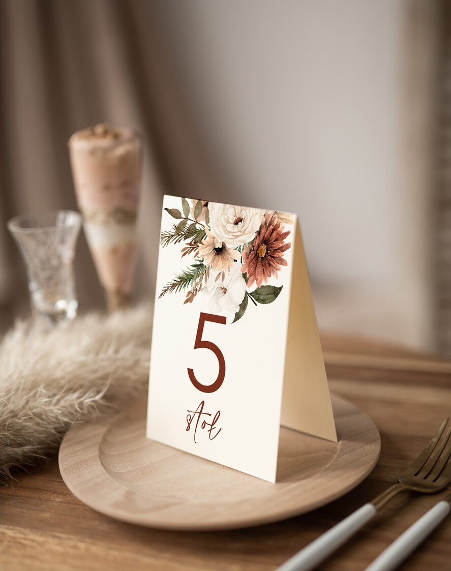 Numery na stół Nowoczesne prosta forma  Eleganckie numerki na stół weselny, numeracja stołów weselnych, proste i delikatne numerki na stoły weselne, dekoracja stołu weselnego 2