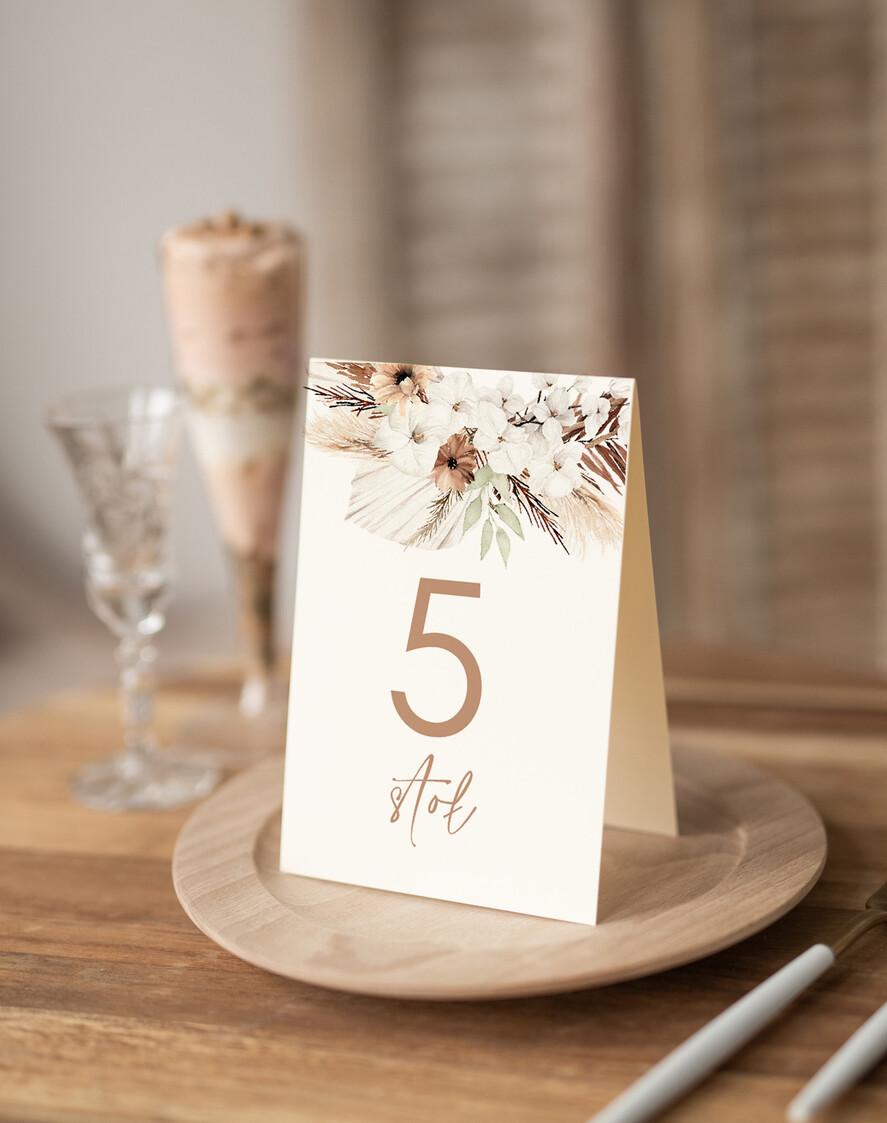 Numery na stół Nowoczesne prosta forma  Eleganckie numerki na stół weselny, numeracja stołów weselnych, proste i delikatne numerki na stoły weselne, dekoracja stołu weselnego 1