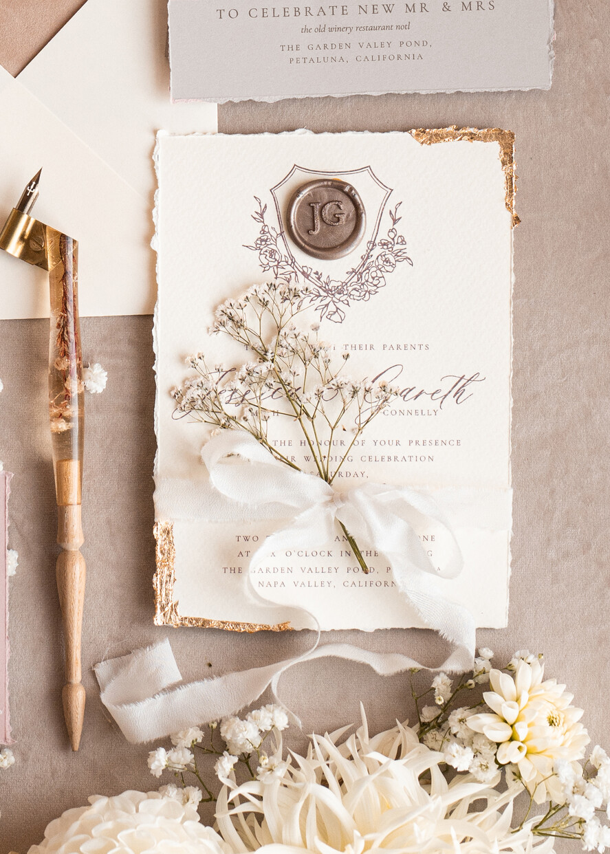Zaproszenia ślubne Wydzierane Brzegi wyjątkowe zaproszenia ślubne, zaproszenia ślubne z płatkami zlota, zaproszenia slubne z gipsówką, rustykalne zaproszenia na ślub z gipsówką4