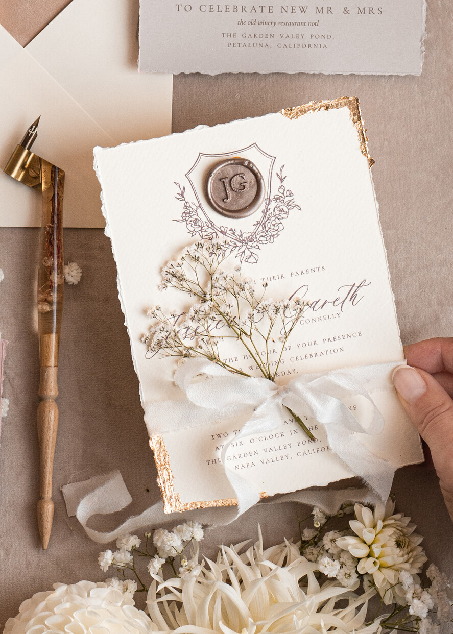 Zaproszenia ślubne Wydzierane Brzegi wyjątkowe zaproszenia ślubne, zaproszenia ślubne z płatkami zlota, zaproszenia slubne z gipsówką, rustykalne zaproszenia na ślub z gipsówką1