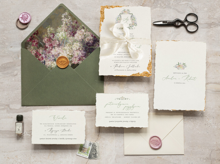 Zaproszenia ślubne Wydzierane Brzegi Zaproszenia ślubne z płatkami złota, delikatne zaproszenia na ślub ze złotem, zaproszenie glamour z jedwabną wstążką, eleganckie rustykalne zaproszenia slubne1