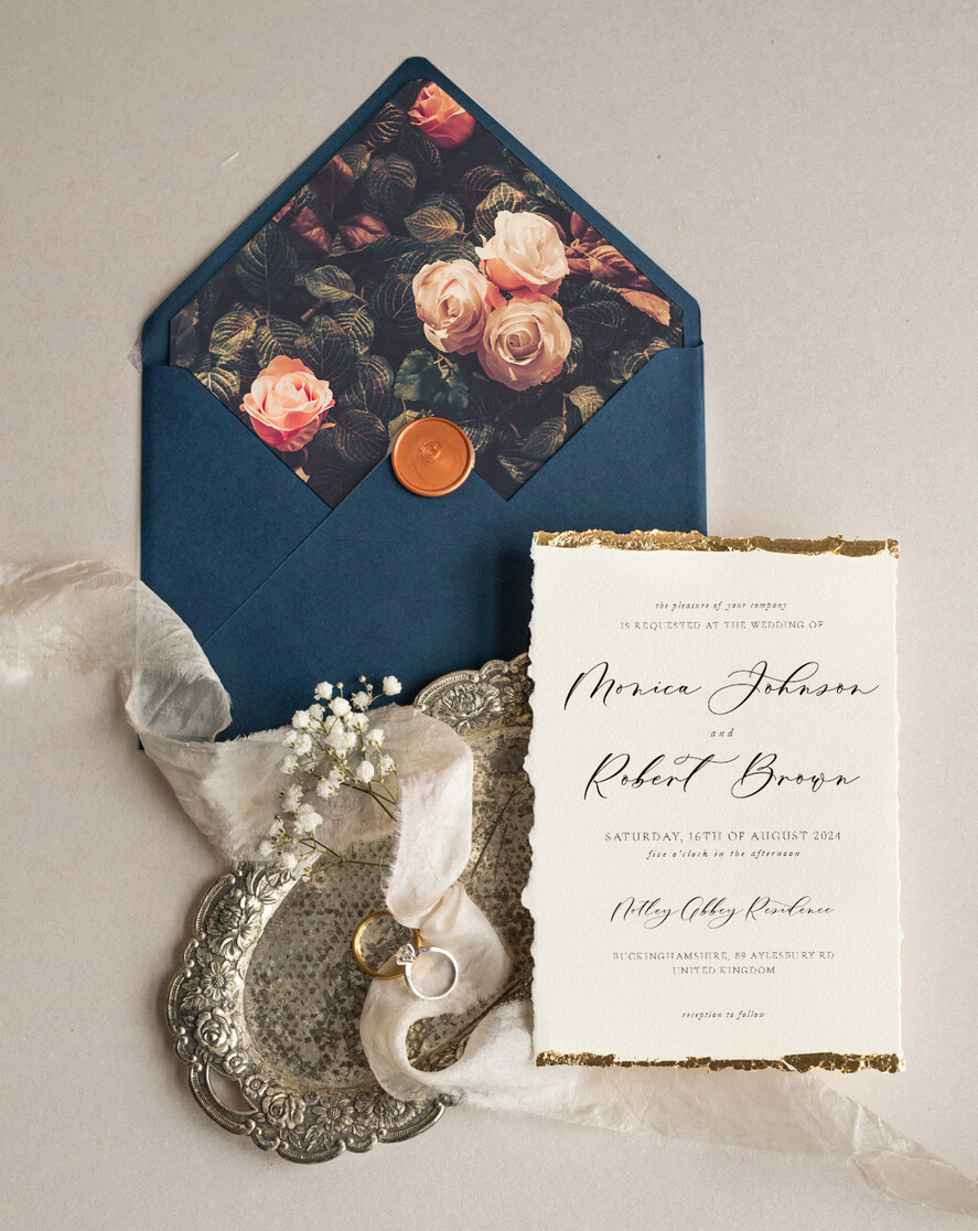 Zaproszenia ślubne Wydzierane Brzegi wydzierane zaproszenia i zawiadomienia na ślub, darte zaproszenia ślubne, płatki złota na zaproszeniach ślubnych, granatowe zaproszenia slubne3