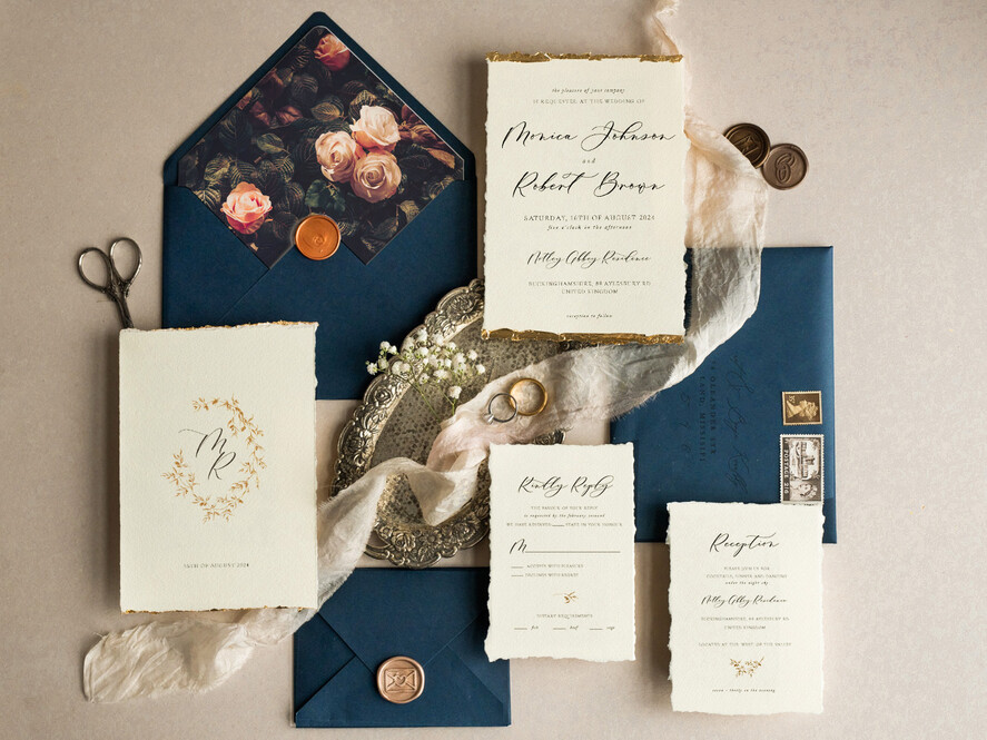 Zaproszenia ślubne Wydzierane Brzegi wydzierane zaproszenia i zawiadomienia na ślub, darte zaproszenia ślubne, płatki złota na zaproszeniach ślubnych, granatowe zaproszenia slubne5