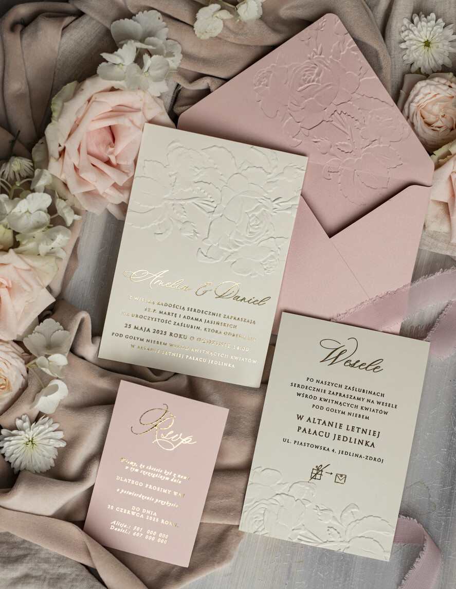 Zaproszenia ślubne z perełkami / tłoczeniem Tłoczone kwiaty na zaproszeniach ślubnych Eleganckie złote zaproszenia ślubne ze wstażką, Złote zaproszenie na ślub z tłoczeniem, zaproszenia na ślub w stylu glamour11