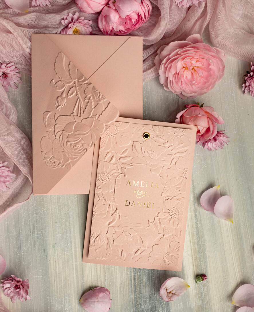 Zaproszenia ślubne z perełkami / tłoczeniem Różowe Zaproszenia Na Ślub, Nowoczesne Zaproszenia W Kolorze Rózowym, Zaproszenia Ślubne Ze Złotymi Literami, Eleganckie Zaproszenia Ślubne z tłoczonymi kwiatami0