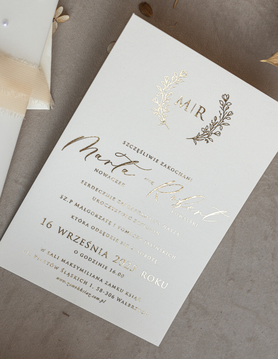 Zaproszenia ślubne z perełkami / tłoczeniem zaproszenia ślubne z perełkami, minimalistyczne zaproszenie na ślub z perełkami i kalką, rwane złocone zaproszenie na ślub cywilny perły1