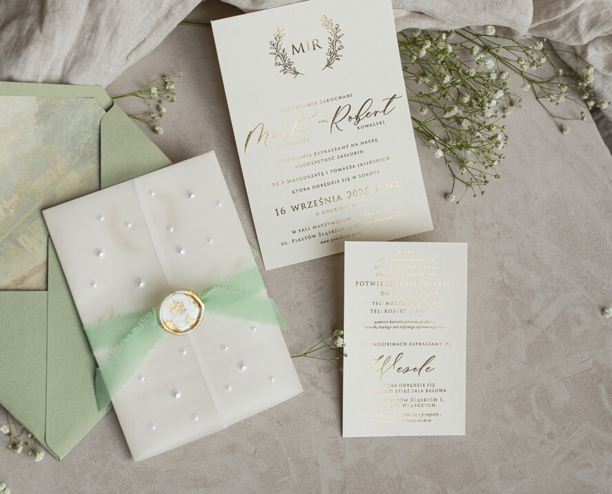 Zaproszenia ślubne z perełkami / tłoczeniem zaproszenia ślubne z perełkami, minimalistyczne zaproszenie na ślub z perełkami i kalką, złocone zaproszenie na ślub cywilny perły, lak z płatkami złota 10