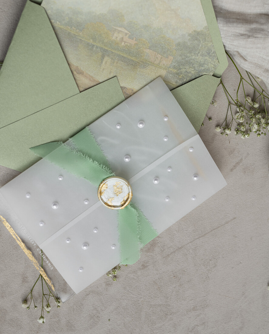 Zaproszenia ślubne z perełkami / tłoczeniem zaproszenia ślubne z perełkami, minimalistyczne zaproszenie na ślub z perełkami i kalką, złocone zaproszenie na ślub cywilny perły, lak z płatkami złota 11