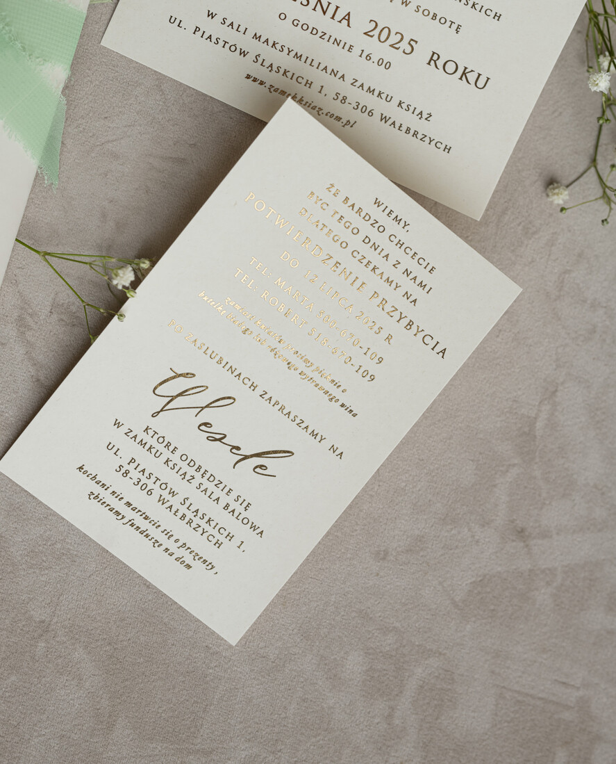 Zaproszenia ślubne z perełkami / tłoczeniem zaproszenia ślubne z perełkami, minimalistyczne zaproszenie na ślub z perełkami i kalką, złocone zaproszenie na ślub cywilny perły, lak z płatkami złota 7