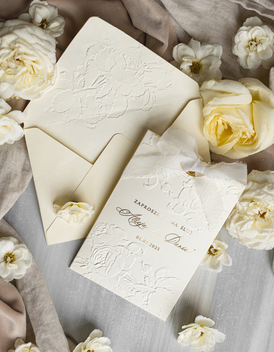 Zaproszenia ślubne z perełkami / tłoczeniem zaproszenia ślubne w kieszonce, eleganckie zaproszenia ślubne z jedwabną wstążką, tłoczone zaproszenia na ślub i wesele, tłoczone złote zaproszenie na ślub9