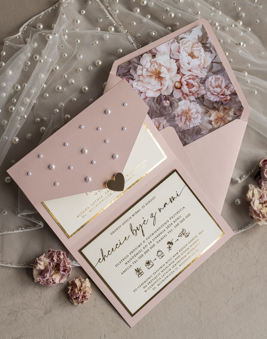 Zaproszenia ślubne z perełkami / tłoczeniem kopertowe złocone zaproszenia ślubne z perełkami, różowe peonie zaproszenie na ślub z perełkam, pudrowy róż złocone zaproszenie na ślub cywilny perły i piwonie11