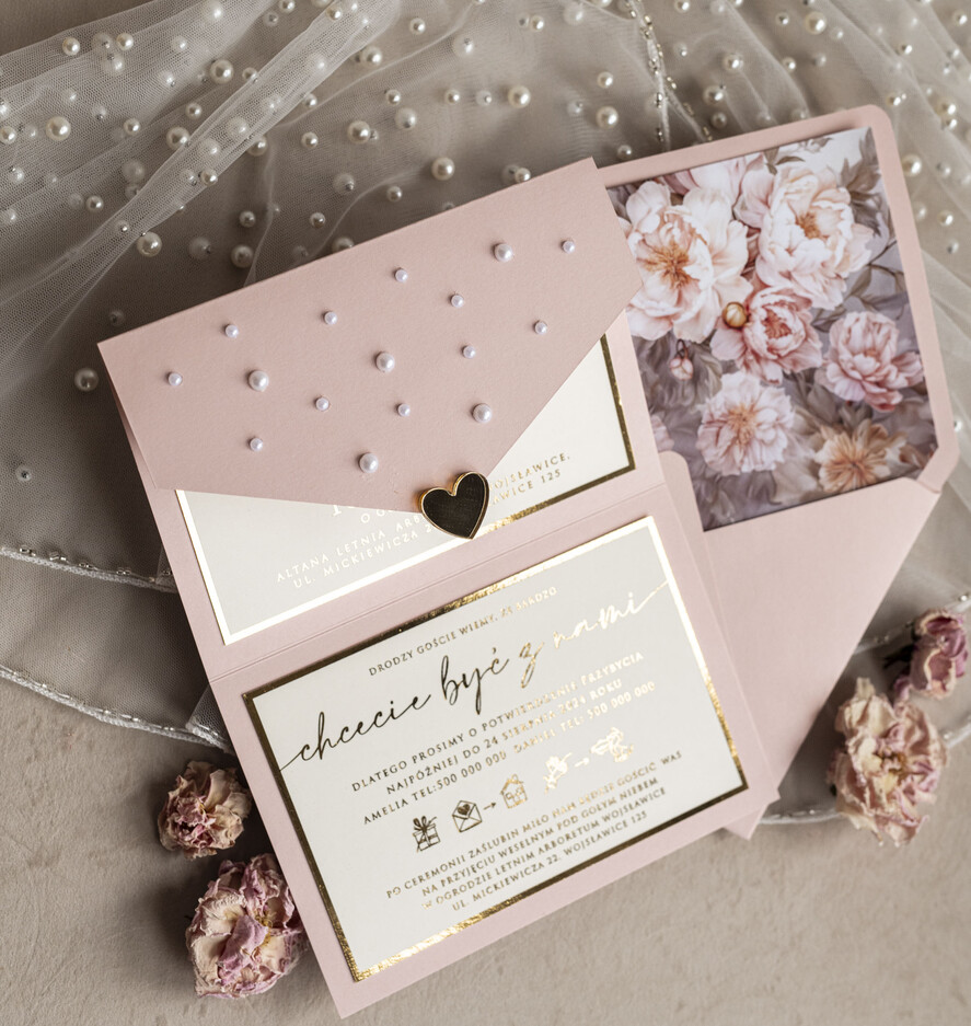 Zaproszenia ślubne z perełkami / tłoczeniem kopertowe złocone zaproszenia ślubne z perełkami, różowe peonie zaproszenie na ślub z perełkam, pudrowy róż złocone zaproszenie na ślub cywilny perły i piwonie12