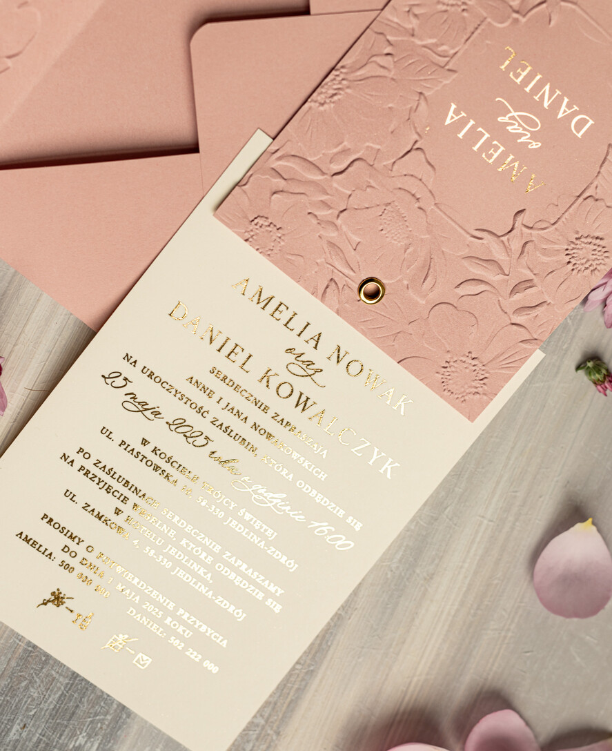 Zaproszenia ślubne z perełkami / tłoczeniem Eleganckie Zaproszenia Na Ślub, Nowoczesne Zaproszenia W Kolorze Różowym, Zaproszenia Ślubne Ze Złotymi Literami, Eleganckie Zaproszenia Ślubne z tłoczonymi kwiatami3