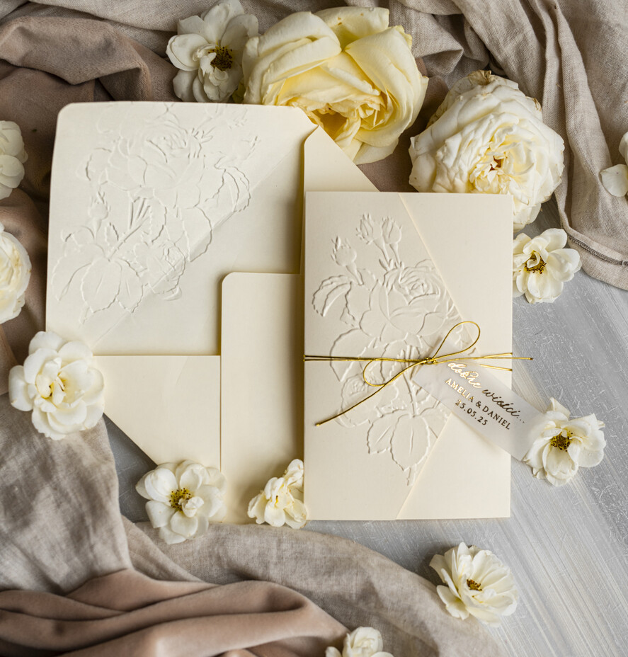 Zaproszenia ślubne z perełkami / tłoczeniem eleganckie ślubne zaproszenia, kremowe  zaproszenia ślubne, złote tłoczone zaproszenia ślubne, zaproszenia na ślub z tłoczonymi kwiatami 1