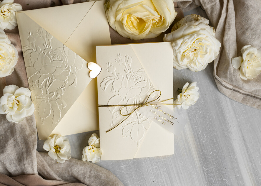 Zaproszenia ślubne z perełkami / tłoczeniem eleganckie ślubne zaproszenia, kremowe  zaproszenia ślubne, złote tłoczone zaproszenia ślubne, zaproszenia na ślub z tłoczonymi kwiatami 6