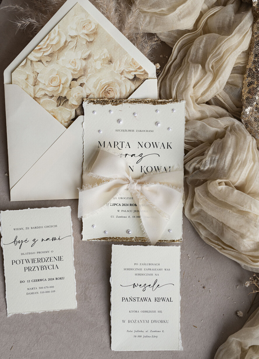 Zaproszenia ślubne z perełkami / tłoczeniem darte złocone zaproszenia ślubne z perełkami, różowe peonie zaproszenie na ślub z perełkam, rwane złocone zaproszenie na ślub cywilny perły i piwonie12