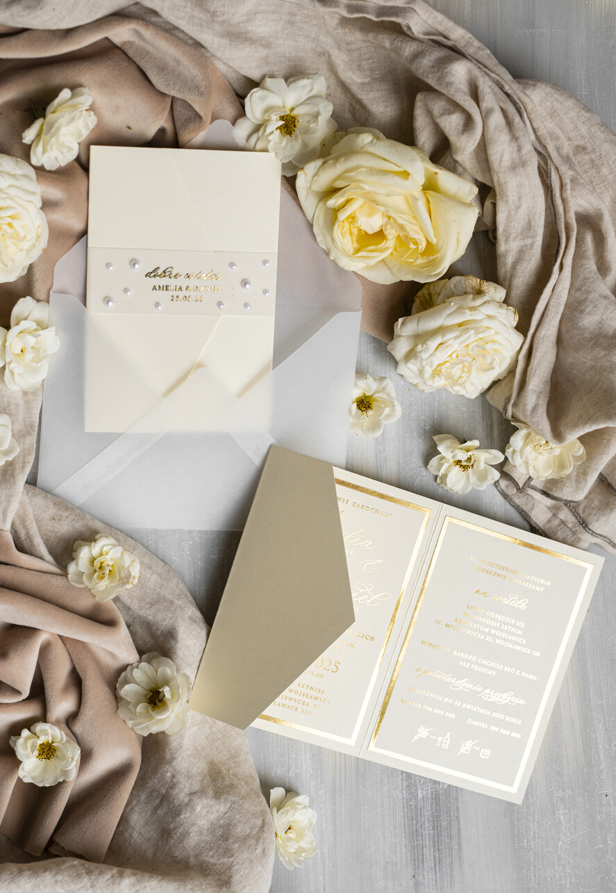 Zaproszenia ślubne z perełkami / tłoczeniem złocone zaproszenia ślubne z perełkami, eleganckie zaproszenie na ślub z perełkami i kalką, kalkowa obwoluta z perłami złocone zaproszenia ślubne14