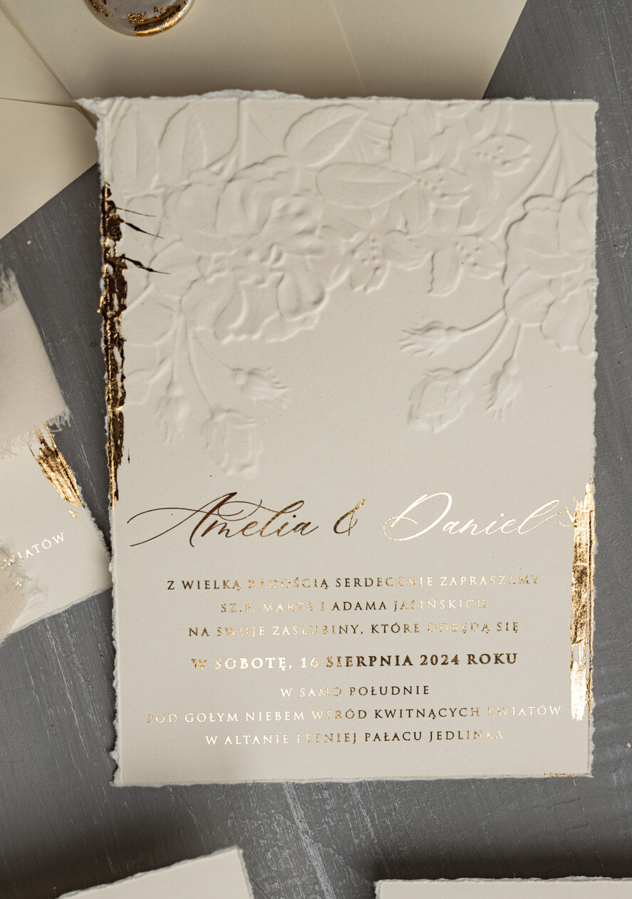 Zaproszenia ślubne z perełkami / tłoczeniem wydzierane zaproszenia na ślub ze złotkiem, darte zaproszenia ślubne z płatkami złota, wytłaczane zaproszenia ślubne 6