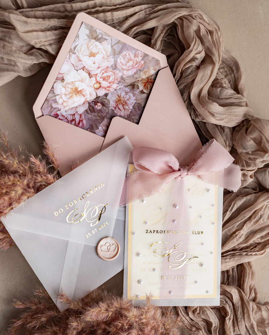 Zaproszenia ślubne z perełkami / tłoczeniem złote zaproszenia ślubne z perełkami, eleganckie zaproszenie na ślub w kalkowym etui, złocone zaproszenie na ślub cywilny perły, perełki na zaproszeniach ślubnych7